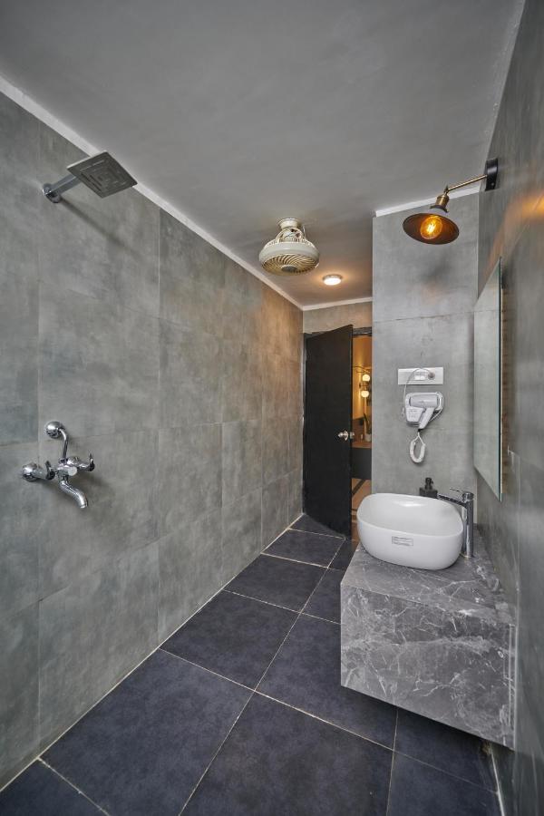 Poshtel Vns Daire Varanasi Dış mekan fotoğraf